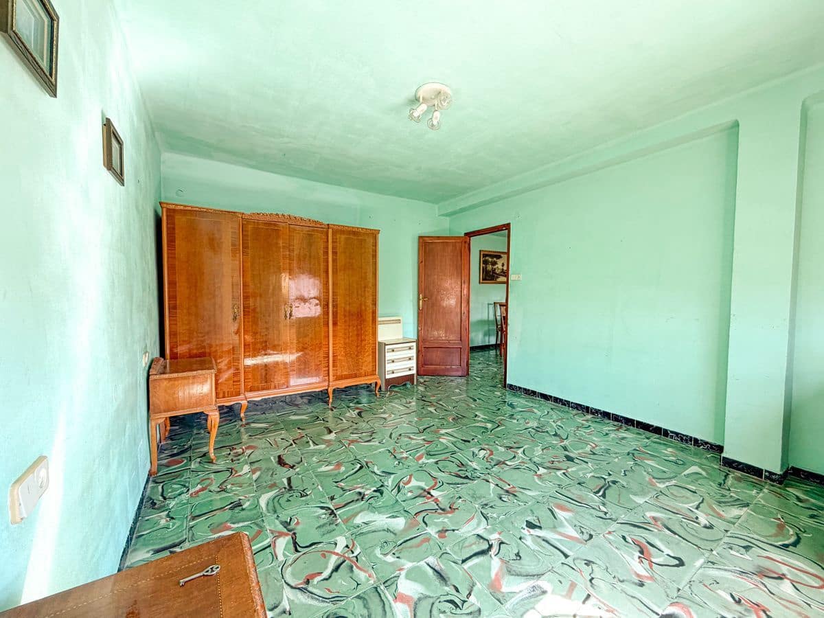 3 bedroom Flat for sale in Oliva - € 130,000 (Ref: 10145834)