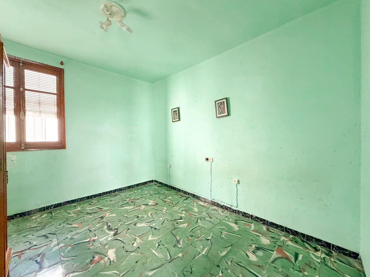 3 bedroom Flat for sale in Oliva - € 130,000 (Ref: 10145834)