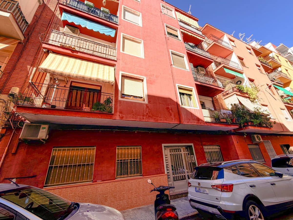 Apartamento de 3 habitaciones en Oliva en venta - 125.000 € (Ref: 10184220)