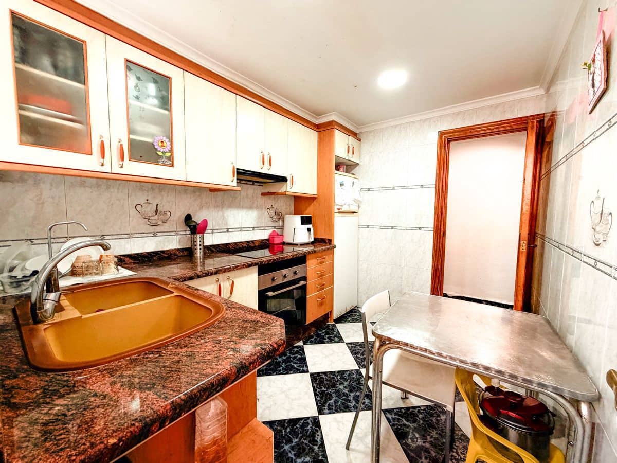Apartamento de 3 habitaciones en Oliva en venta - 125.000 € (Ref: 10184220)