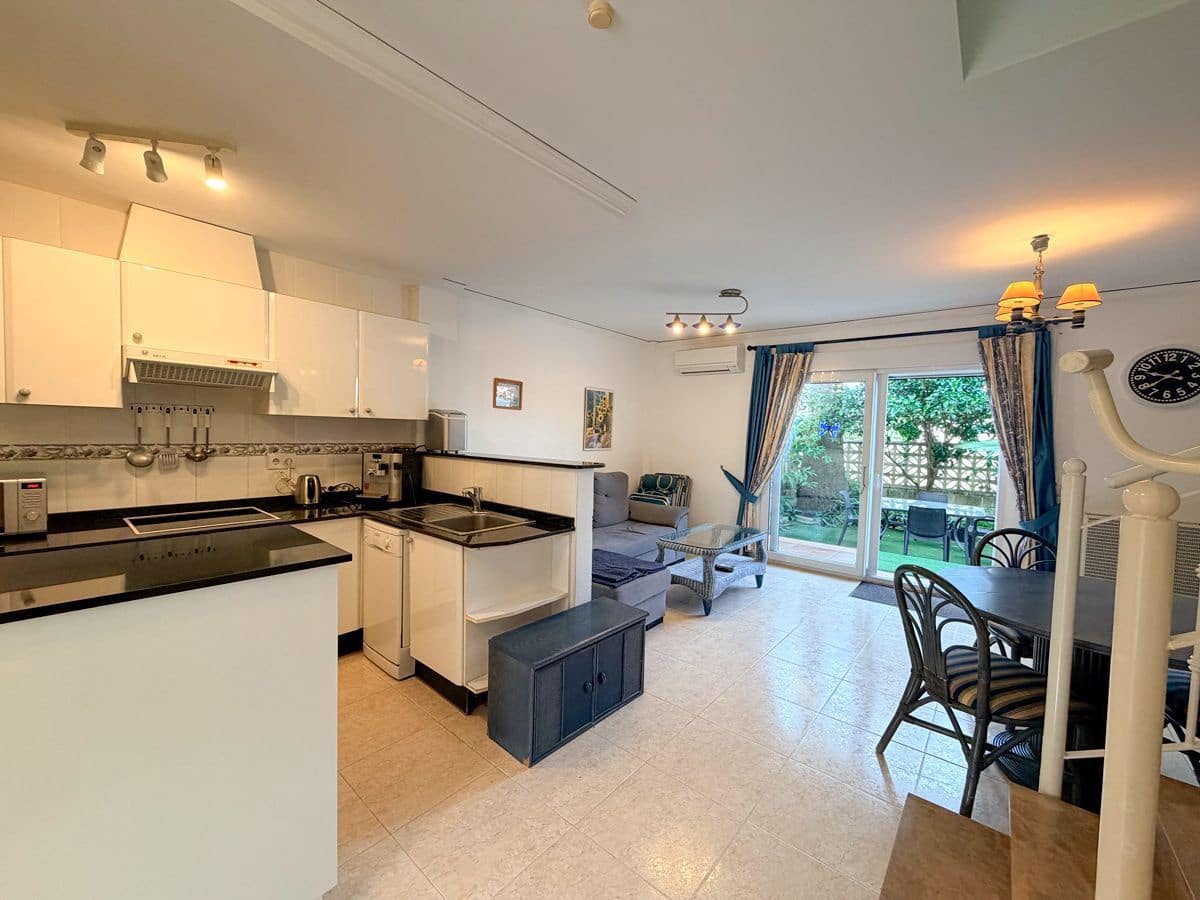 2 soverom Kjedet enebolig til salgs i Els Poblets med svømmebasseng garasje - € 258 000 (Ref: 9554631)