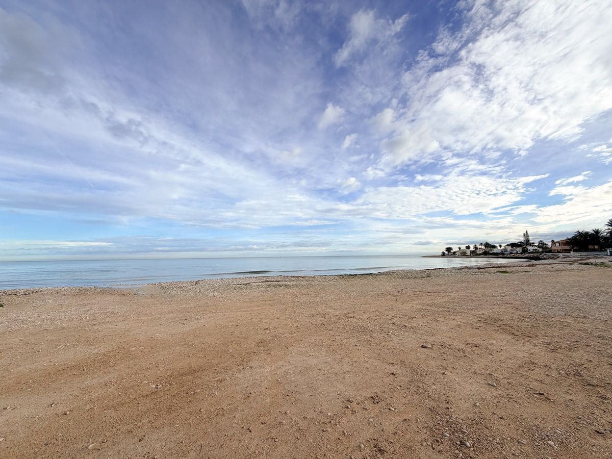 2 soverom Kjedet enebolig til salgs i Els Poblets med svømmebasseng garasje - € 258 000 (Ref: 9554631)