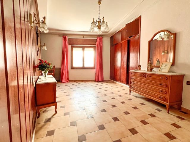 Casa de 2 habitaciones en Dénia en venta - 189.000 € (Ref: 9554632)