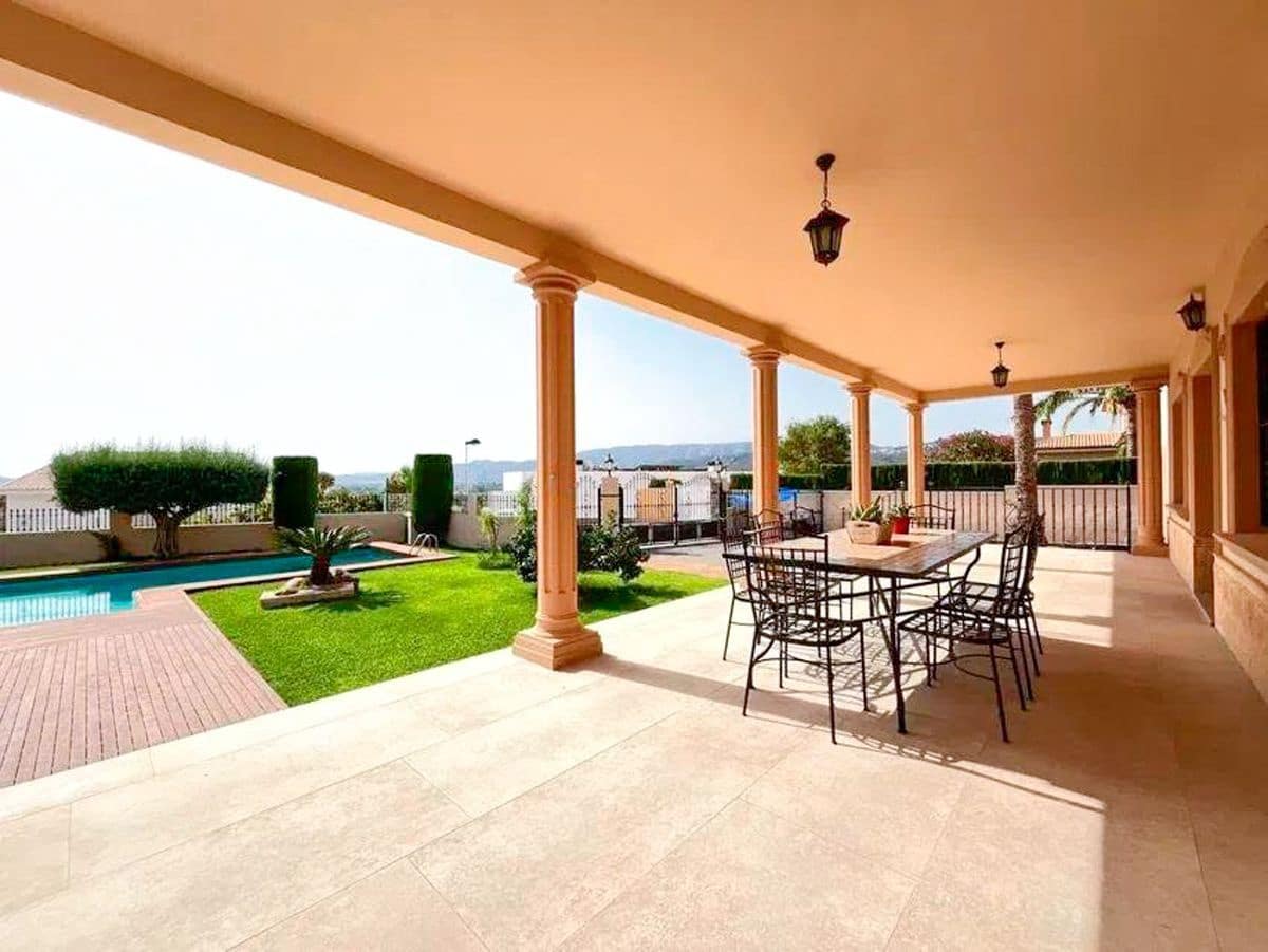 4 sypialnia Willa na sprzedaż w Beniarbeig z basenem garażem - 790 000 € (Ref: 9585489)