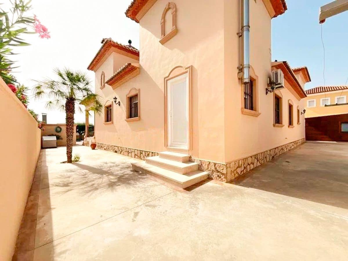 4 sypialnia Willa na sprzedaż w Beniarbeig z basenem garażem - 790 000 € (Ref: 9585489)