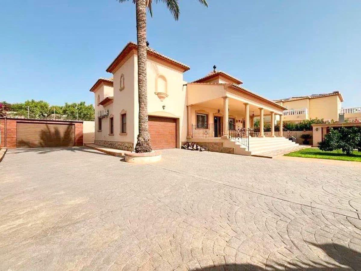 4 sypialnia Willa na sprzedaż w Beniarbeig z basenem garażem - 790 000 € (Ref: 9585489)