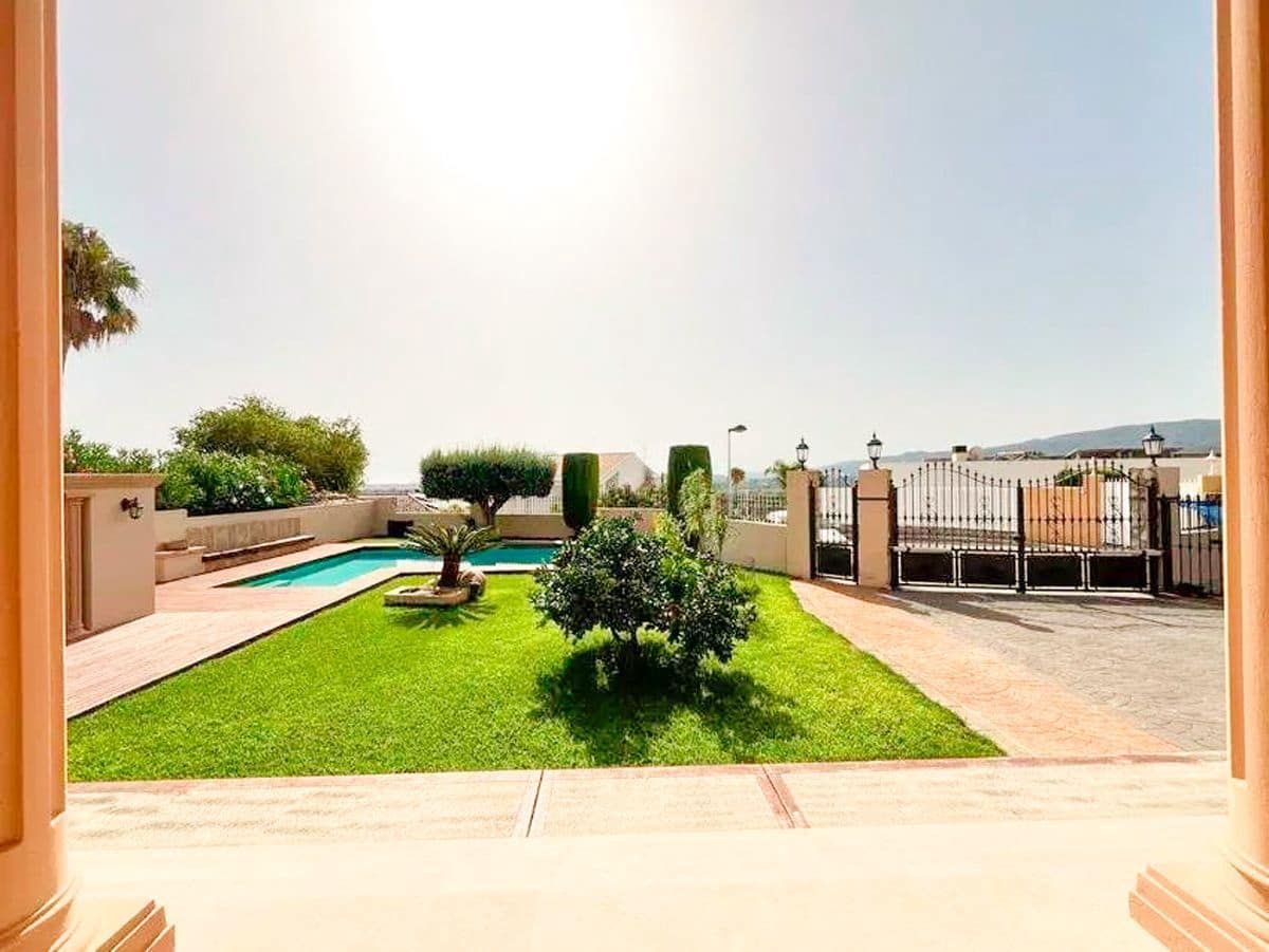 4 sypialnia Willa na sprzedaż w Beniarbeig z basenem garażem - 790 000 € (Ref: 9585489)