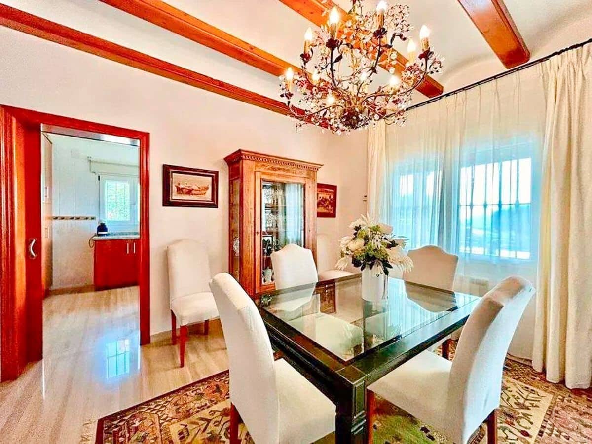 4 sypialnia Willa na sprzedaż w Beniarbeig z basenem garażem - 790 000 € (Ref: 9585489)