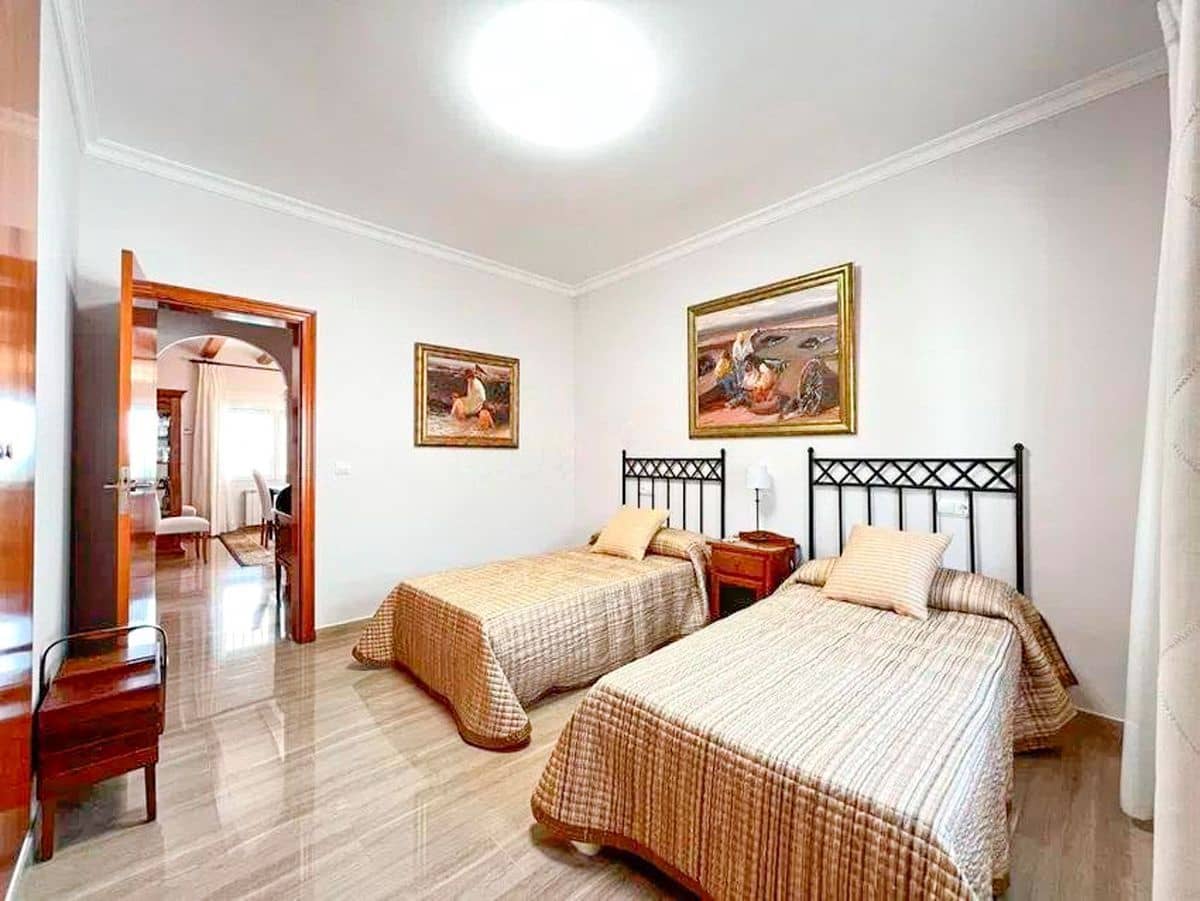 4 sypialnia Willa na sprzedaż w Beniarbeig z basenem garażem - 790 000 € (Ref: 9585489)