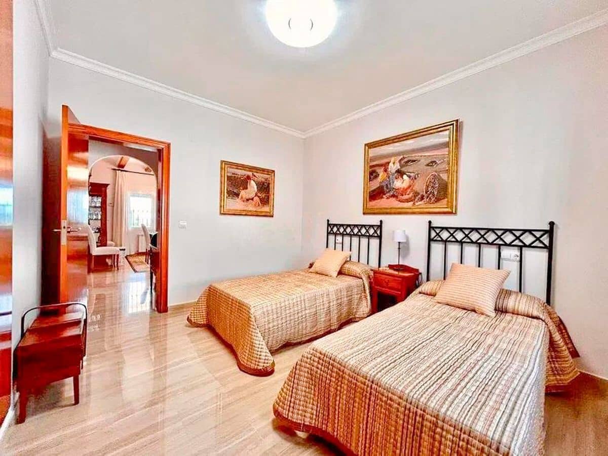 4 sypialnia Willa na sprzedaż w Beniarbeig z basenem garażem - 790 000 € (Ref: 9585489)