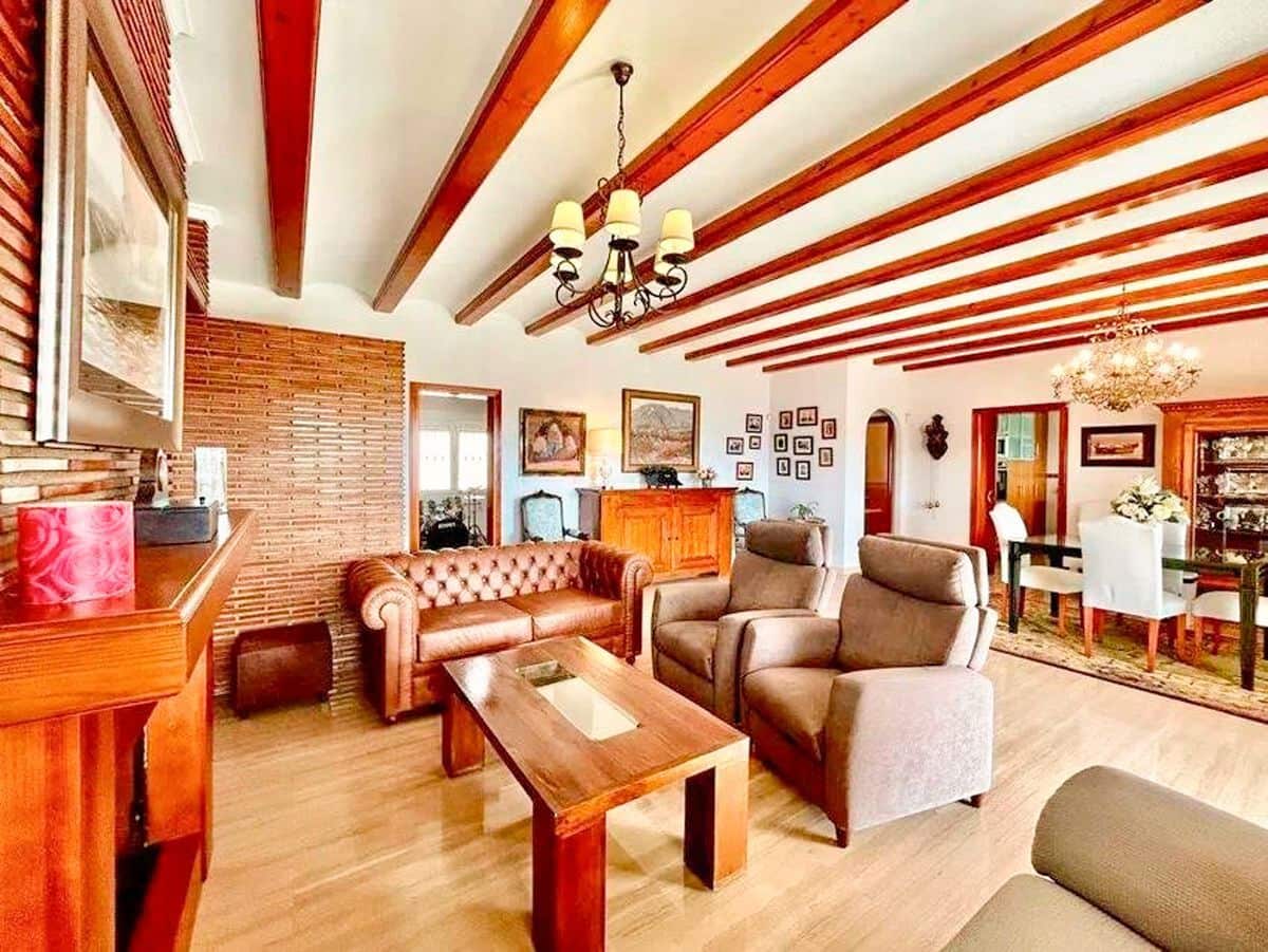 4 sypialnia Willa na sprzedaż w Beniarbeig z basenem garażem - 790 000 € (Ref: 9585489)