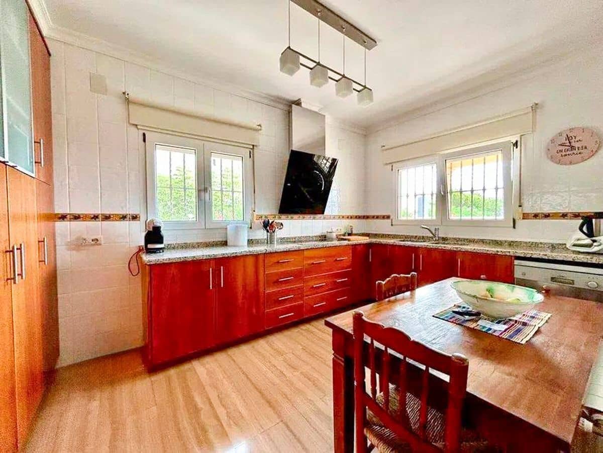 4 sypialnia Willa na sprzedaż w Beniarbeig z basenem garażem - 790 000 € (Ref: 9585489)