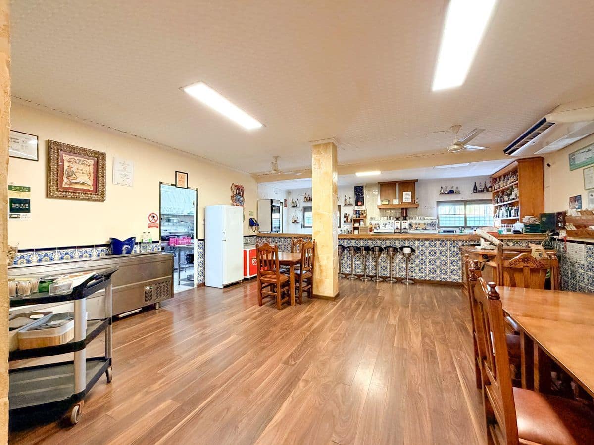 6 bedroom Commercial for sale in Sueca with garage - € 1,990,000 (Ref: 9610861)