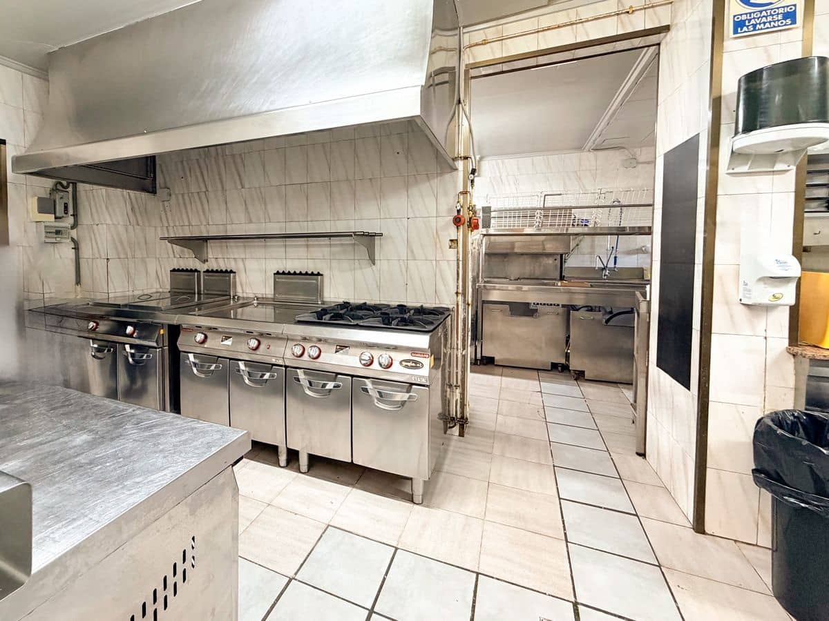 6 bedroom Commercial for sale in Sueca with garage - € 1,990,000 (Ref: 9610861)