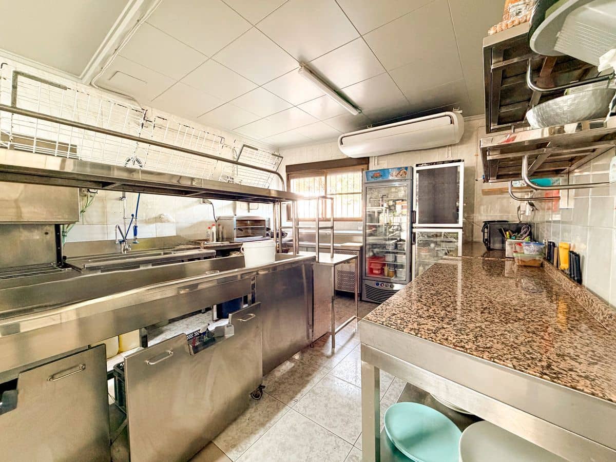 6 bedroom Commercial for sale in Sueca with garage - € 1,990,000 (Ref: 9610861)