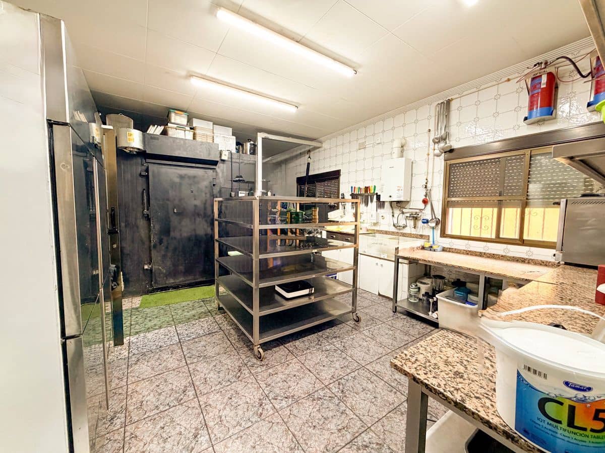 6 bedroom Commercial for sale in Sueca with garage - € 1,990,000 (Ref: 9610861)