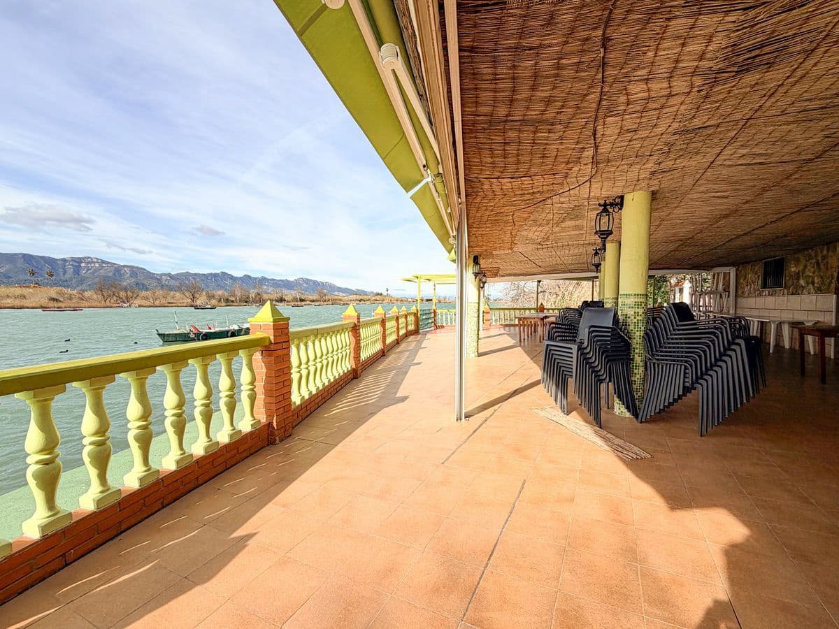 6 bedroom Commercial for sale in Sueca with garage - € 1,990,000 (Ref: 9610861)