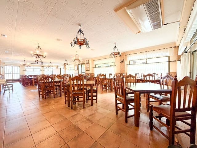 6 soveværelse Erhverv til salg i Sueca med garage - € 1.990.000 (Ref: 9610861)