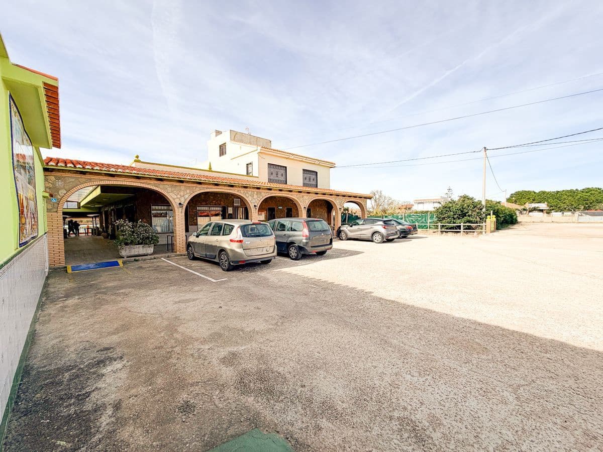 6 bedroom Commercial for sale in Sueca with garage - € 1,990,000 (Ref: 9610861)