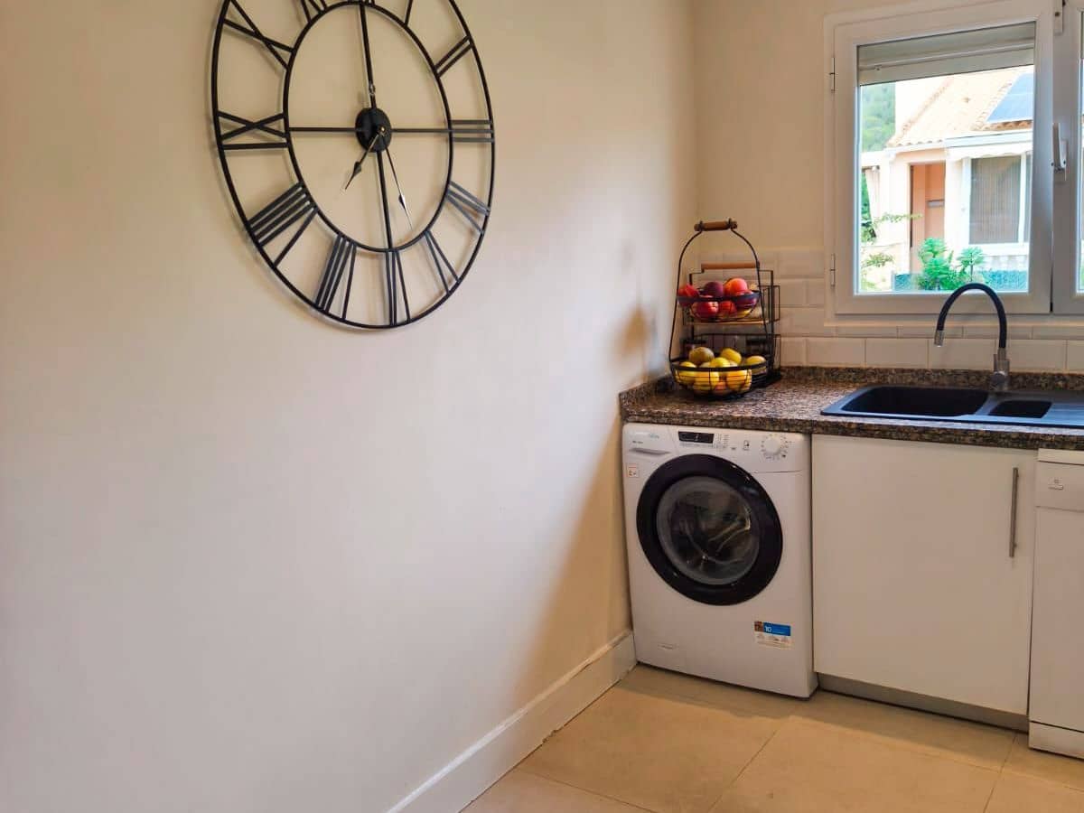4 Zimmer Villa zu verkaufen in La Nucia mit Pool Garage - 565.000 € (Ref: 9889770)