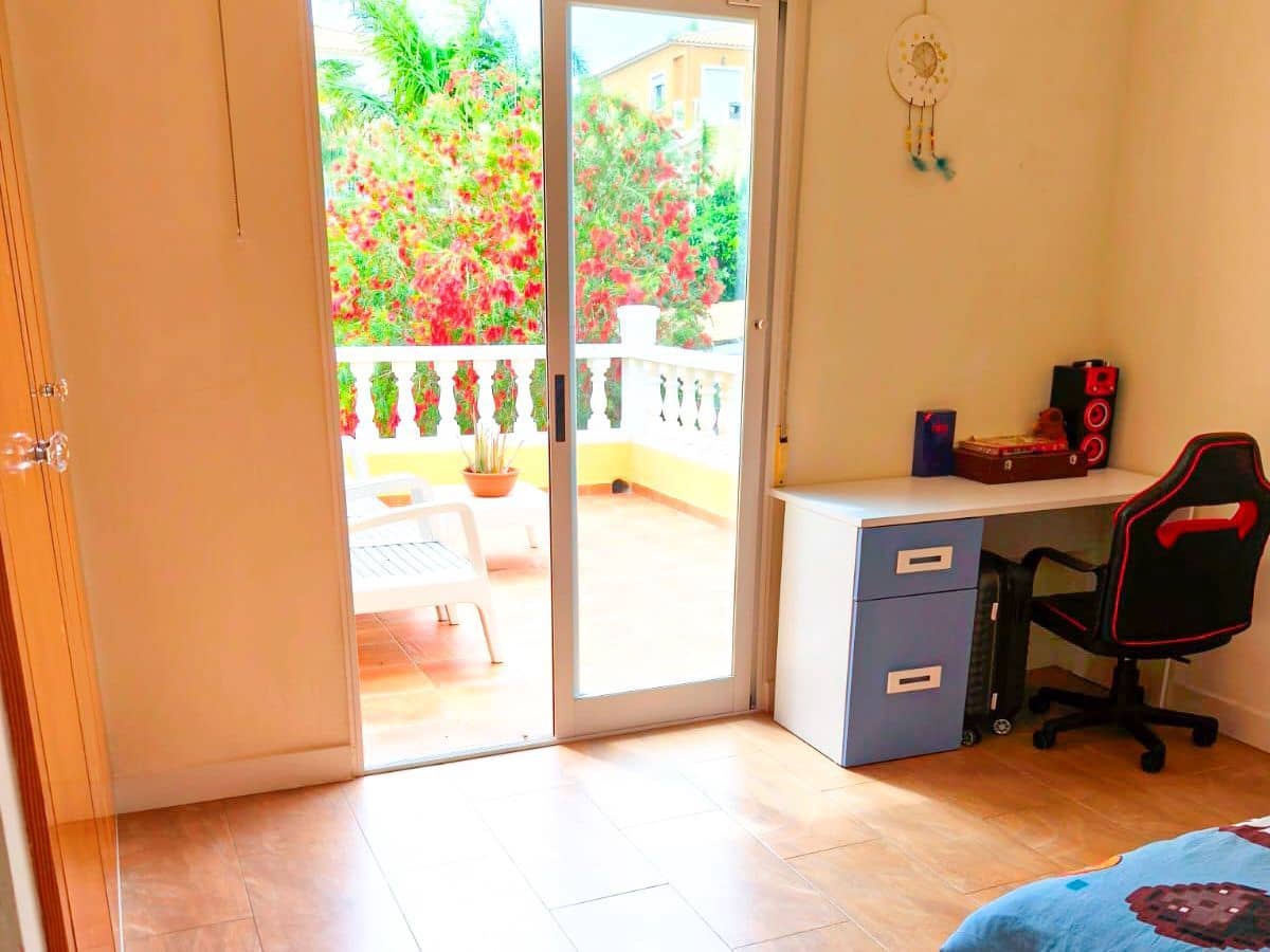 4 Zimmer Villa zu verkaufen in La Nucia mit Pool Garage - 565.000 € (Ref: 9889770)
