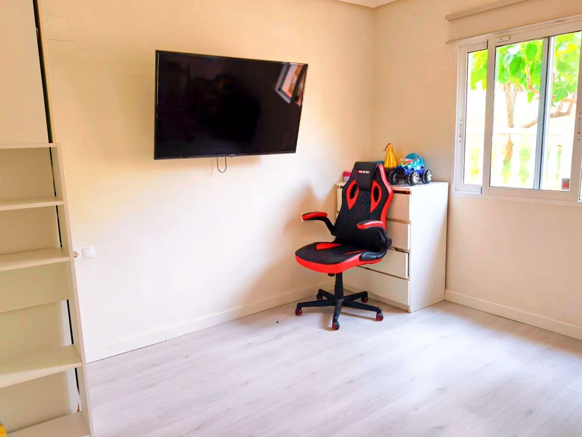 4 Zimmer Villa zu verkaufen in La Nucia mit Pool Garage - 565.000 € (Ref: 9889770)