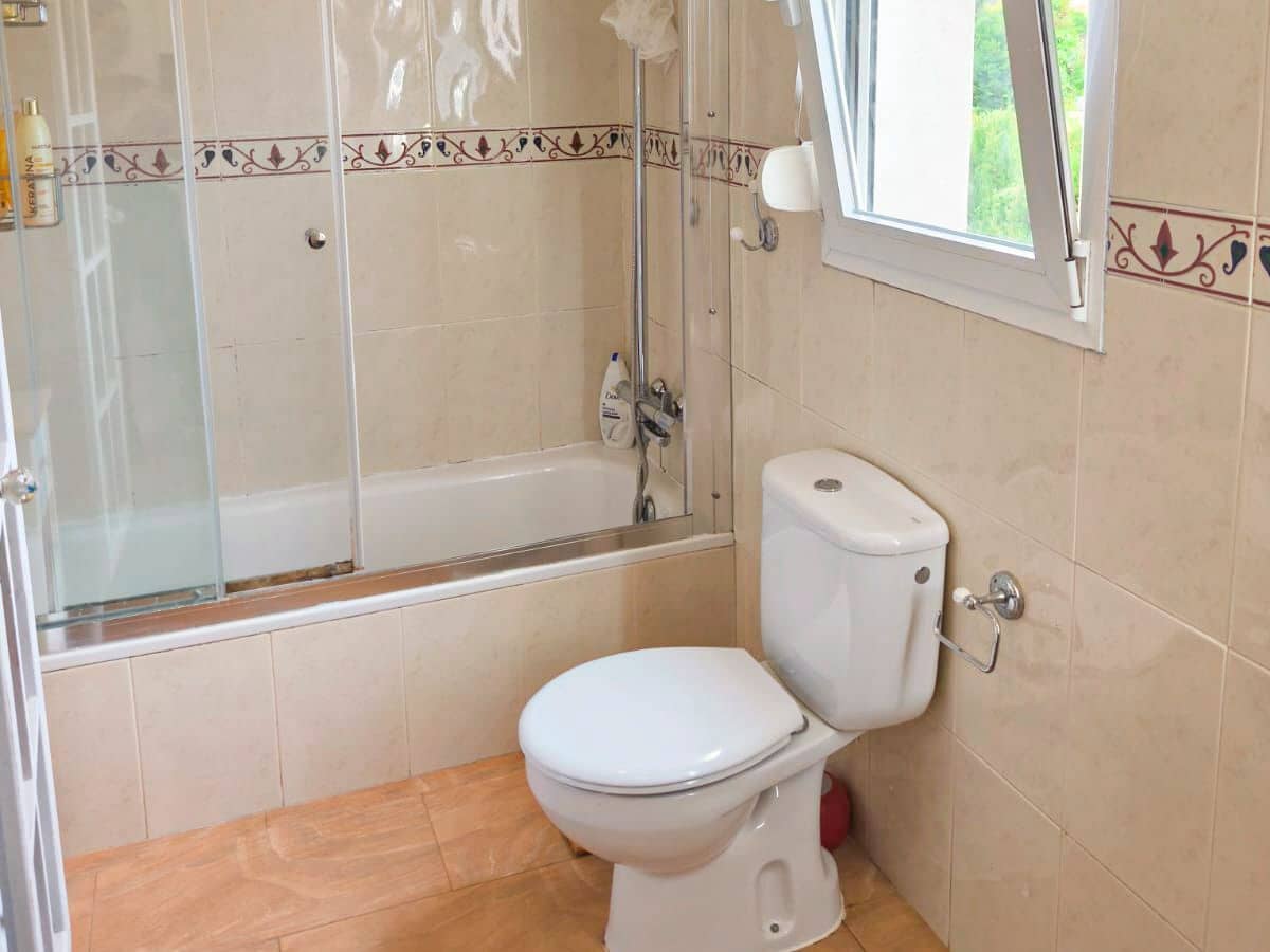 4 Zimmer Villa zu verkaufen in La Nucia mit Pool Garage - 565.000 € (Ref: 9889770)