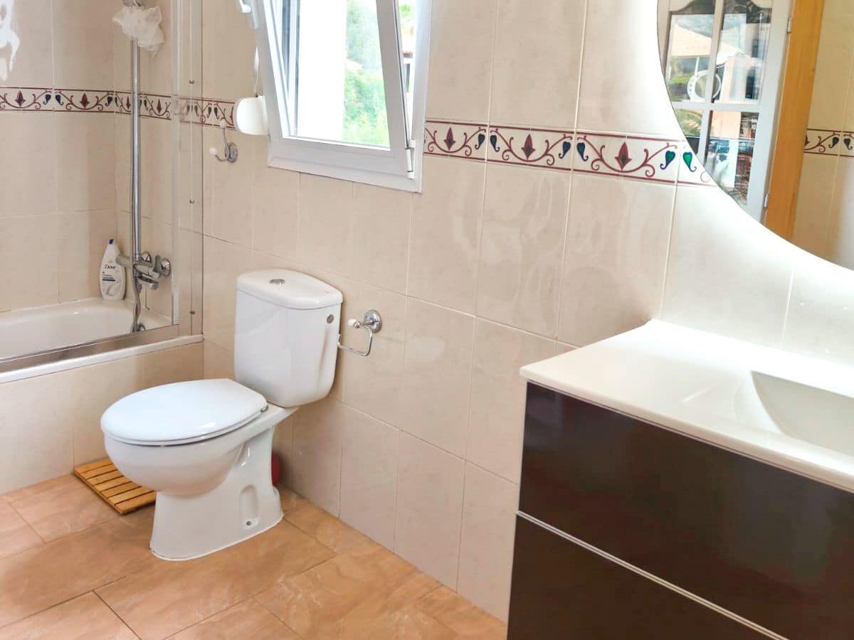4 Zimmer Villa zu verkaufen in La Nucia mit Pool Garage - 565.000 € (Ref: 9889770)