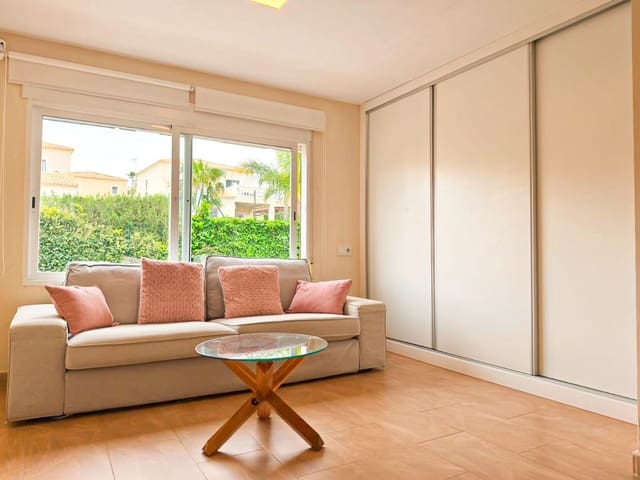 4 bedroom Villa for sale in La Nucia with pool garage - € 565,000 (Ref: 9889770)