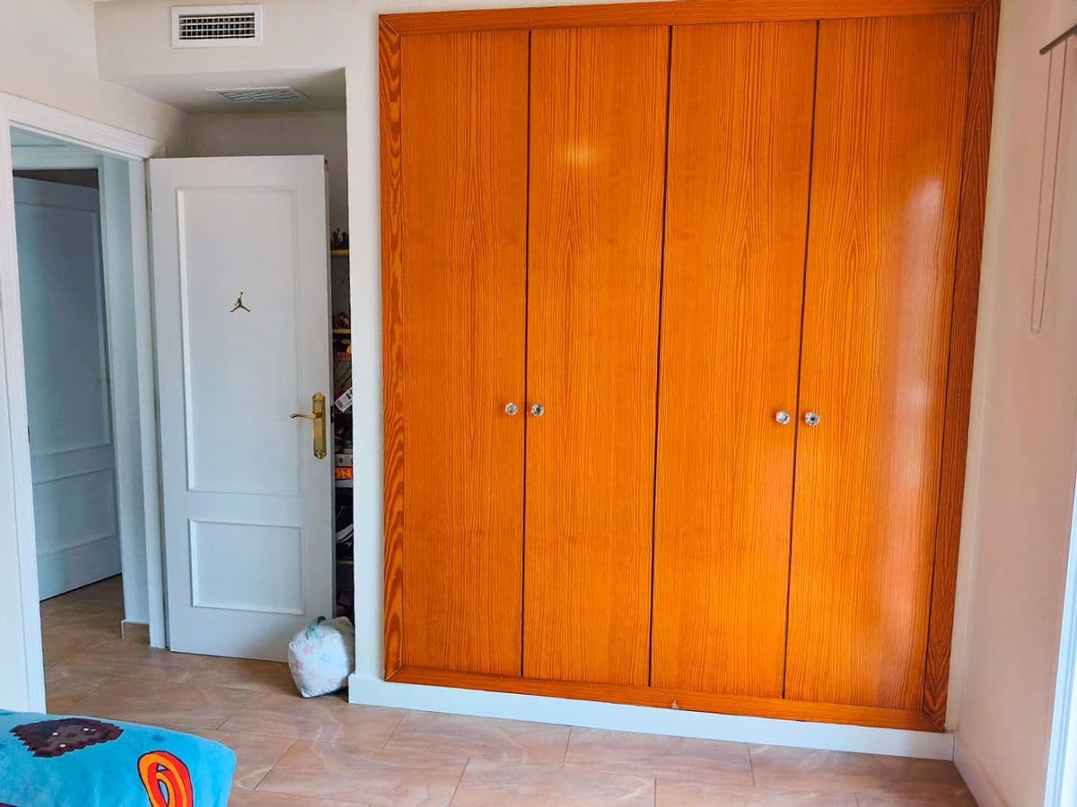 4 Zimmer Villa zu verkaufen in La Nucia mit Pool Garage - 565.000 € (Ref: 9889770)
