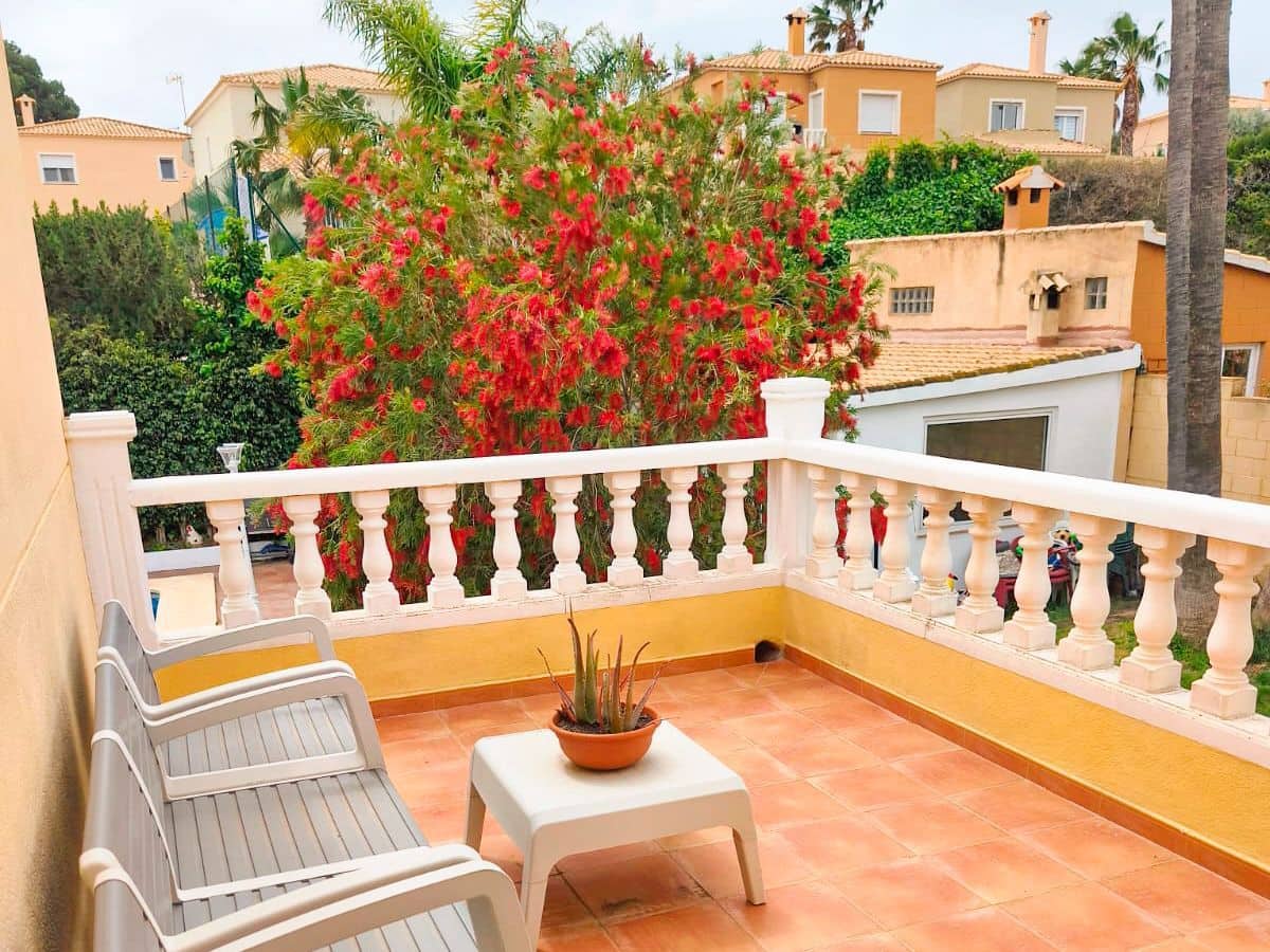 4 Zimmer Villa zu verkaufen in La Nucia mit Pool Garage - 565.000 € (Ref: 9889770)