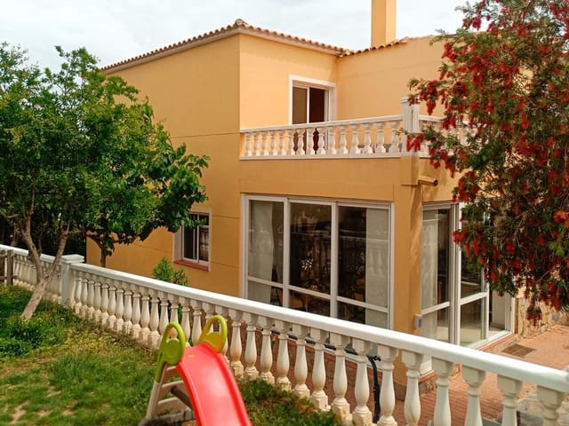 4 bedroom Villa for sale in La Nucia with pool garage - € 565,000 (Ref: 9889770)