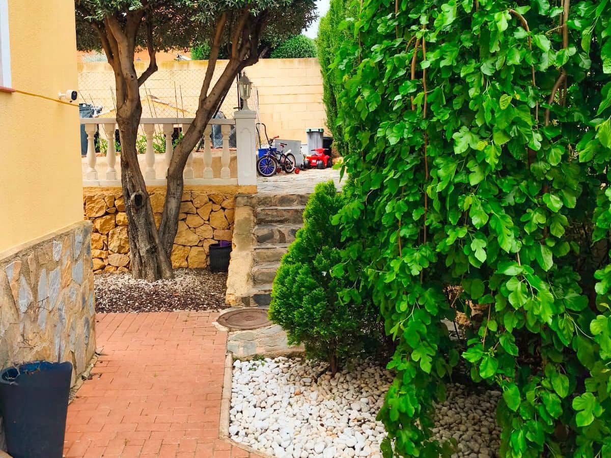 4 Zimmer Villa zu verkaufen in La Nucia mit Pool Garage - 565.000 € (Ref: 9889770)