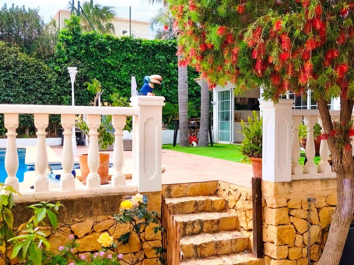 4 Zimmer Villa zu verkaufen in La Nucia mit Pool Garage - 565.000 € (Ref: 9889770)