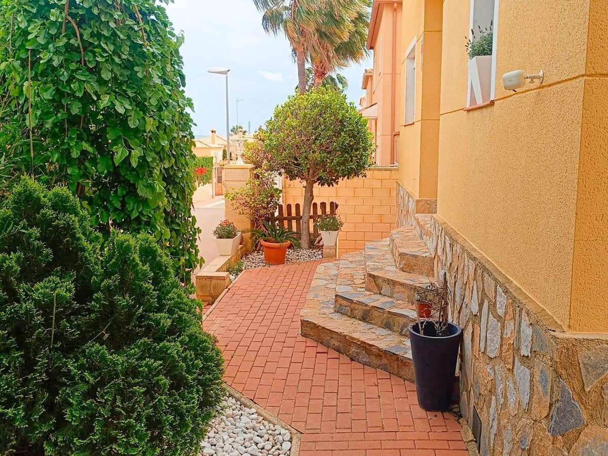 4 Zimmer Villa zu verkaufen in La Nucia mit Pool Garage - 565.000 € (Ref: 9889770)