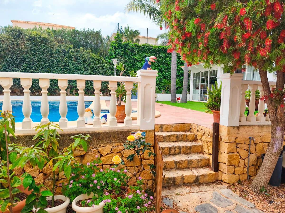 4 Zimmer Villa zu verkaufen in La Nucia mit Pool Garage - 565.000 € (Ref: 9889770)