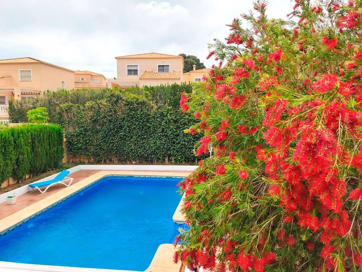 4 Zimmer Villa zu verkaufen in La Nucia mit Pool Garage - 565.000 € (Ref: 9889770)
