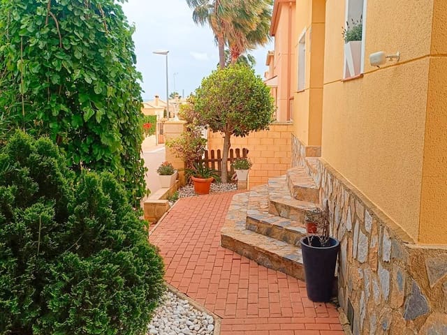 4 bedroom Villa for sale in La Nucia with pool garage - € 565,000 (Ref: 9889770)