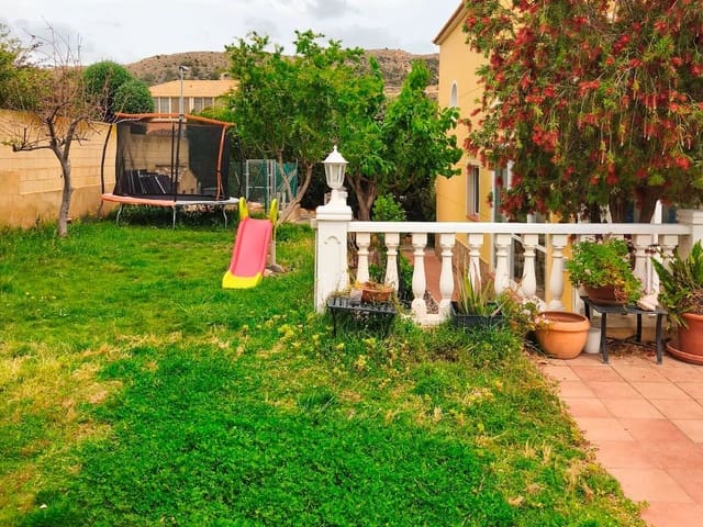 4 bedroom Villa for sale in La Nucia with pool garage - € 565,000 (Ref: 9889770)