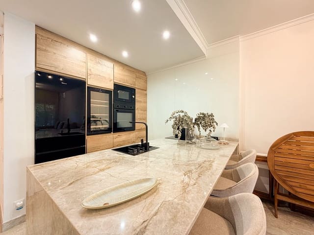 1 sovrum Lägenhet till salu i Centro Urbano, Dénia med pool garage - 215 000 € (Ref: 9916469)