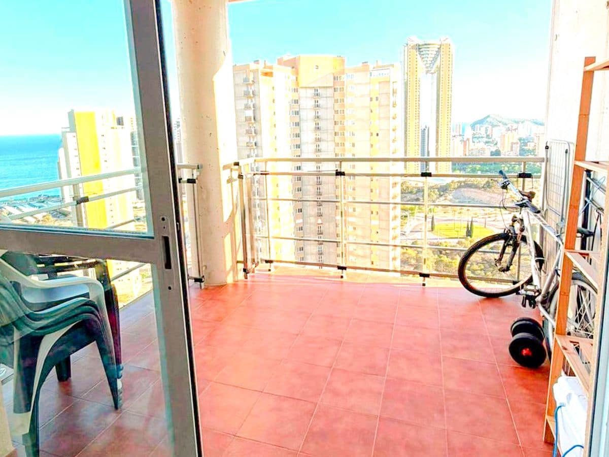 2 makuuhuone Asunto myytävänä paikassa Benidorm mukana uima-altaan 
autotalli - 320 000 € (Ref: 9953787)