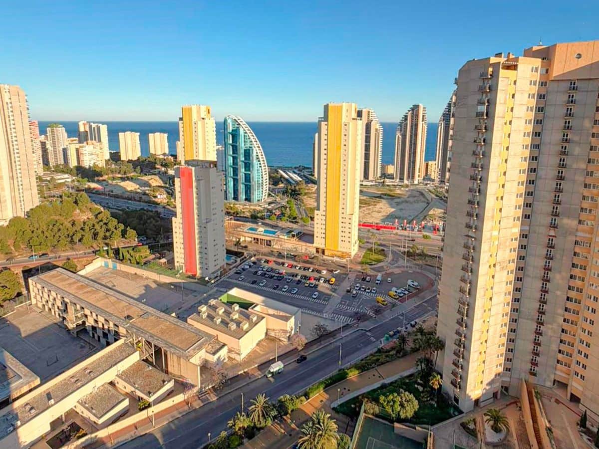 2 makuuhuone Asunto myytävänä paikassa Benidorm mukana uima-altaan 
autotalli - 320 000 € (Ref: 9953787)