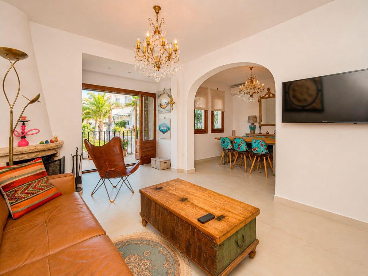 Pareado de 3 habitaciones en Alfaz del Pi / L'Alfàs del Pi en venta con piscina garaje - 425.000 € (Ref: 9959217)