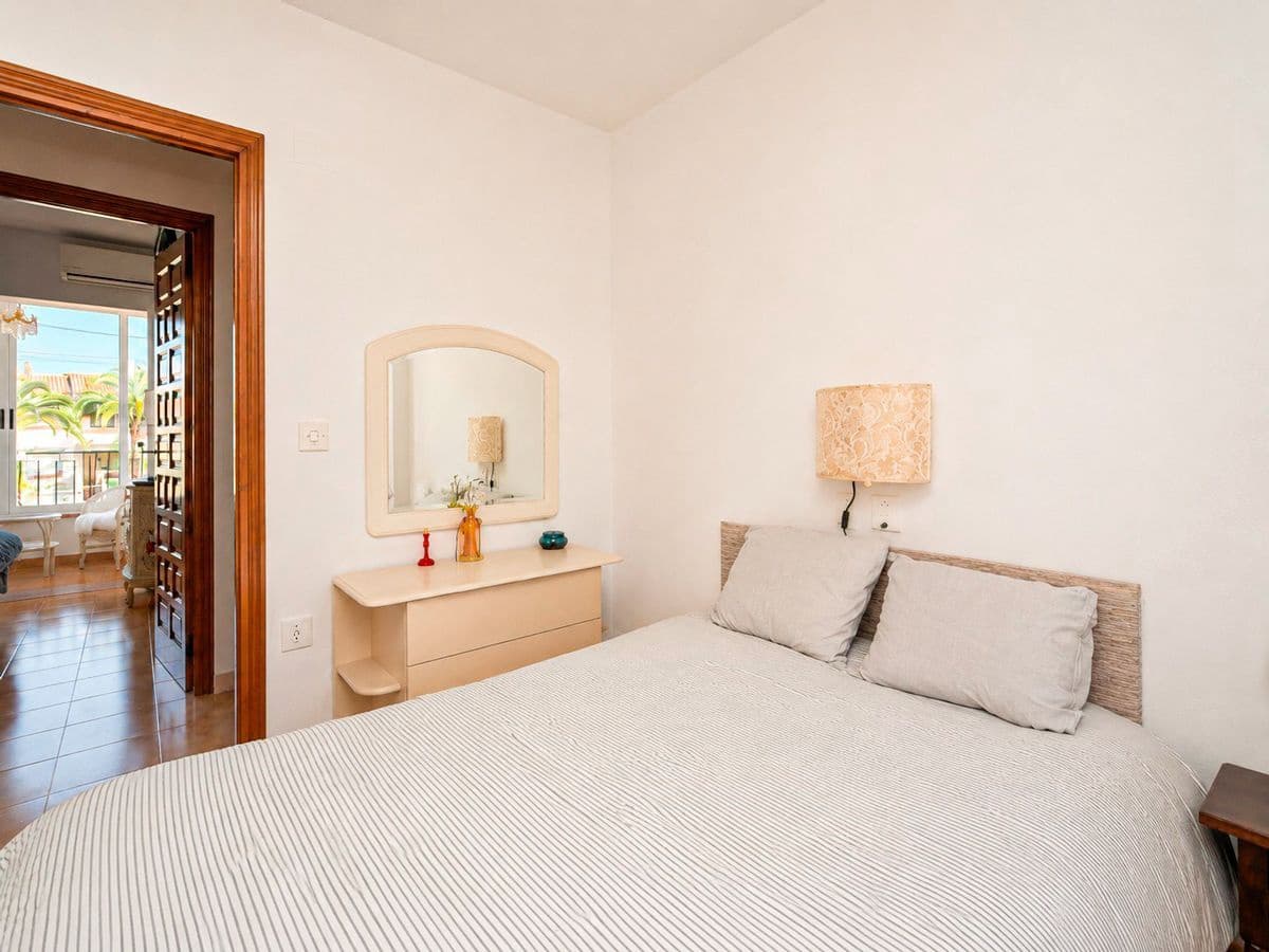 Pareado de 3 habitaciones en Alfaz del Pi / L'Alfàs del Pi en venta con piscina garaje - 425.000 € (Ref: 9959217)