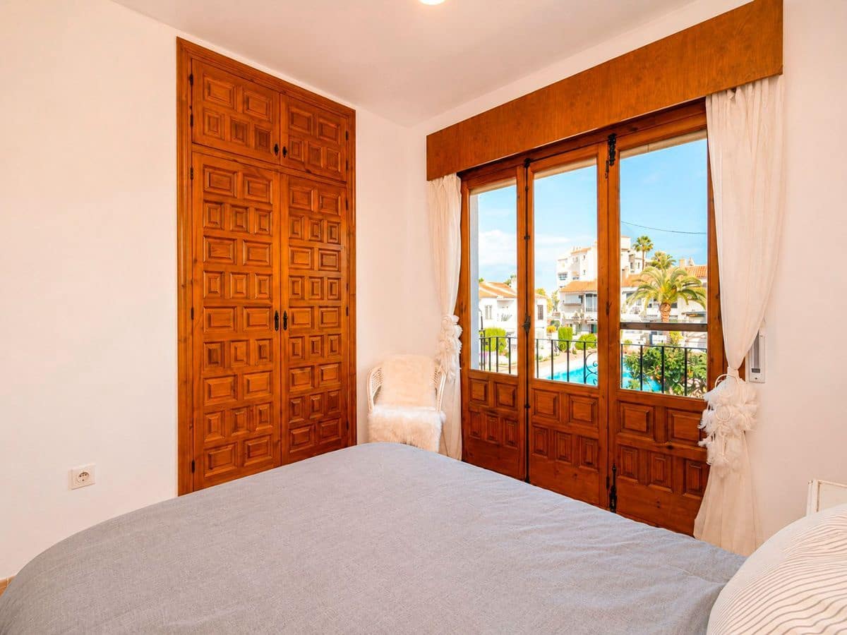 Pareado de 3 habitaciones en Alfaz del Pi / L'Alfàs del Pi en venta con piscina garaje - 425.000 € (Ref: 9959217)