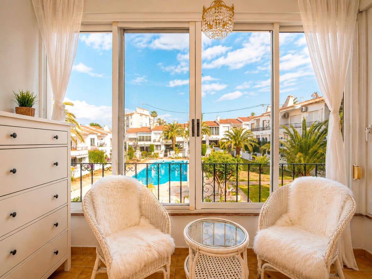 Pareado de 3 habitaciones en Alfaz del Pi / L'Alfàs del Pi en venta con piscina garaje - 425.000 € (Ref: 9959217)