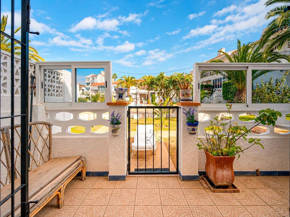 Pareado de 3 habitaciones en Alfaz del Pi / L'Alfàs del Pi en venta con piscina garaje - 425.000 € (Ref: 9959217)