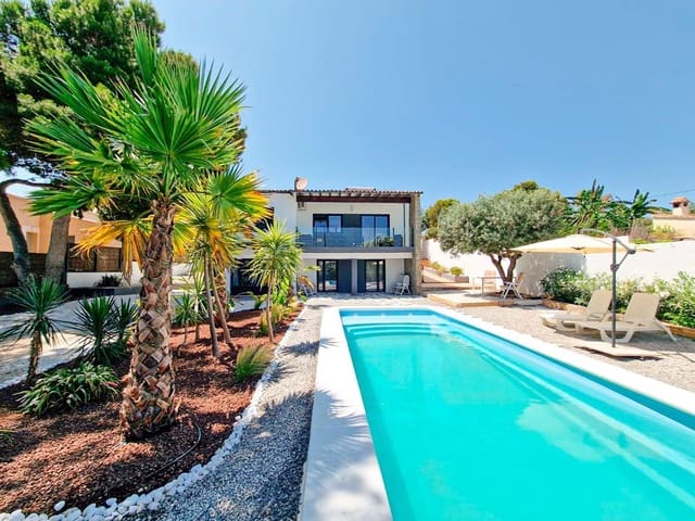5 makuuhuone Huvila myytävänä paikassa Calpe / Calp mukana uima-altaan 
autotalli - 719 000 € (Ref: 9962052)