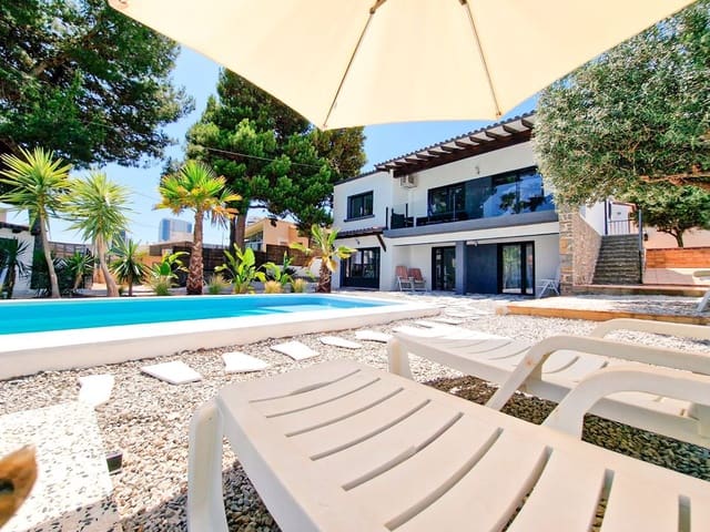5 makuuhuone Huvila myytävänä paikassa Calpe / Calp mukana uima-altaan 
autotalli - 719 000 € (Ref: 9962052)