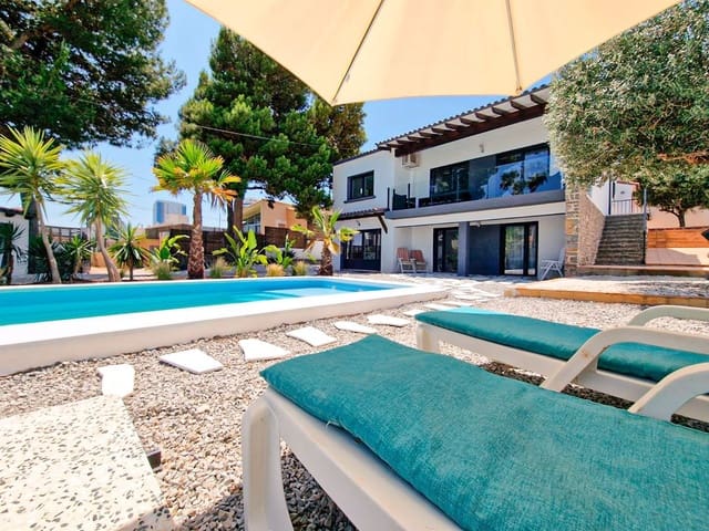5 makuuhuone Huvila myytävänä paikassa Calpe / Calp mukana uima-altaan 
autotalli - 719 000 € (Ref: 9962052)